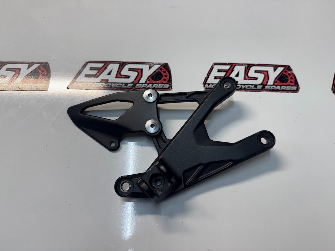 Yamaha YZF R1 2015-2025 RH Riders Peg Bracket Rear Set OEM Genuine 2CR-27443-00