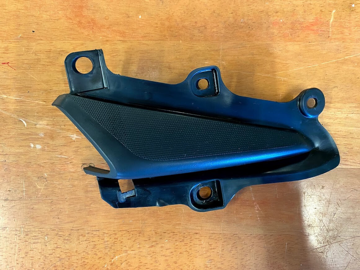 RH LWR HD/LT Cover Honda CBR 500R 2014 64230-MGZ-J000