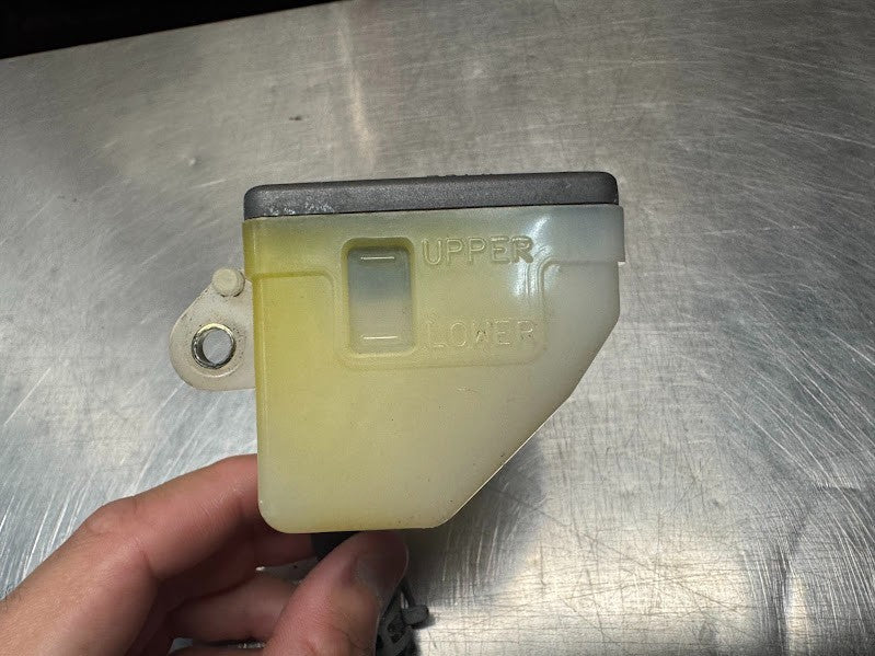 Suzuki GSXR 1000 2005-2006 Rear Brake Master Reservoir OEM Genuine 69740-41G00