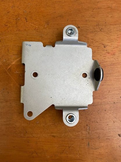 Regulator Mount Yamaha FZ6-S 2006