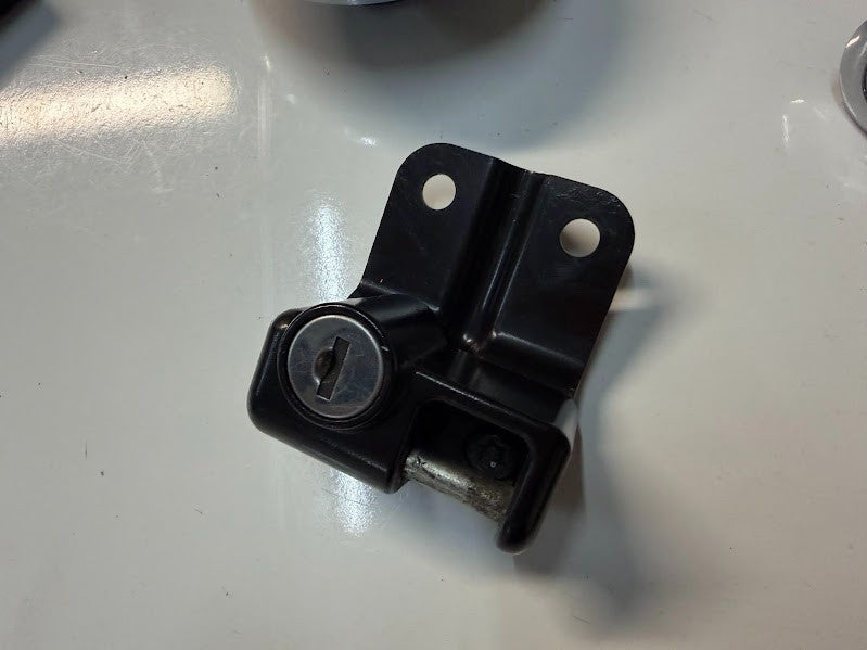 ECU Ignition Lockset Suzuki Boulevard C109R VLR 1800 T 2008-2012 OEM 32920-22H01