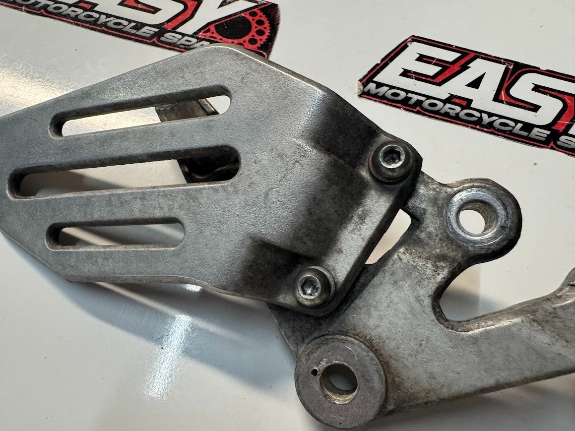 Yamaha YZF R15 2011-2018 OEM Genuine RH Foot Peg Bracket 20P-F7443-00