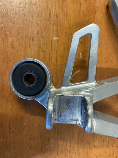 RH Pillion Peg Bracket Yamaha FZS 600 1998