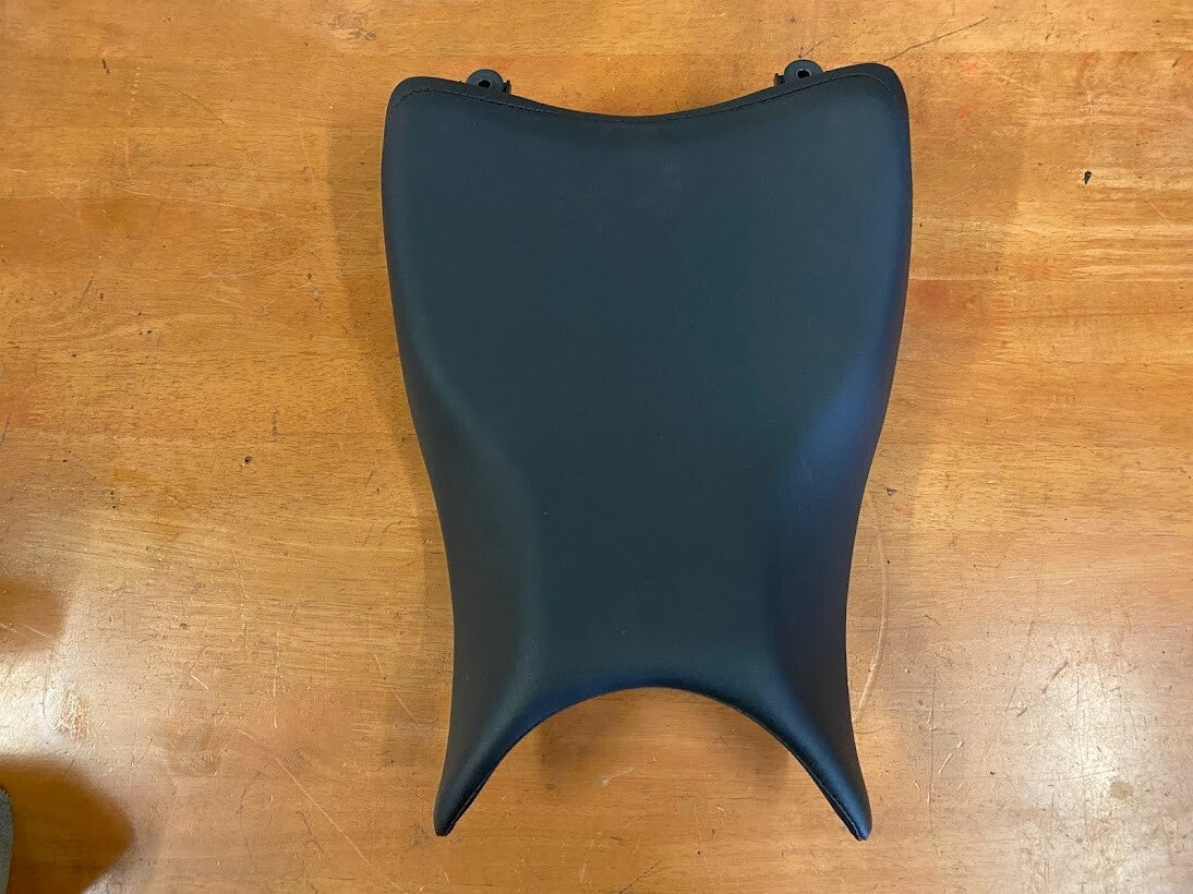 Riders Seat Honda CB 300F 14-18 2017 77100-K33-D00ZA