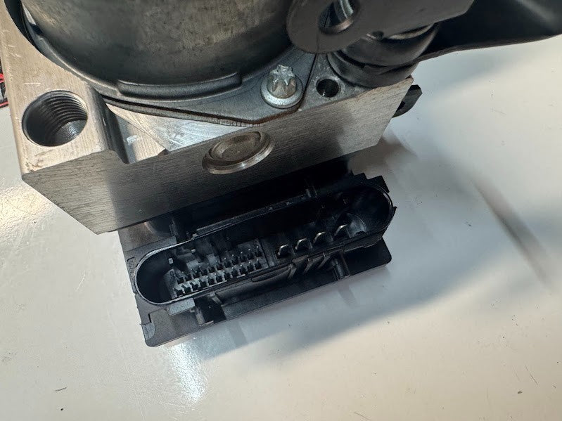 BMW F800 ST 2009 ABS Module Pump OEM Genuine 34517691927