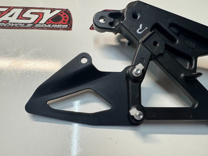 Yamaha YZF R1 2015-2025 RH Riders Peg Bracket Rear Set OEM Genuine 2CR-27443-00