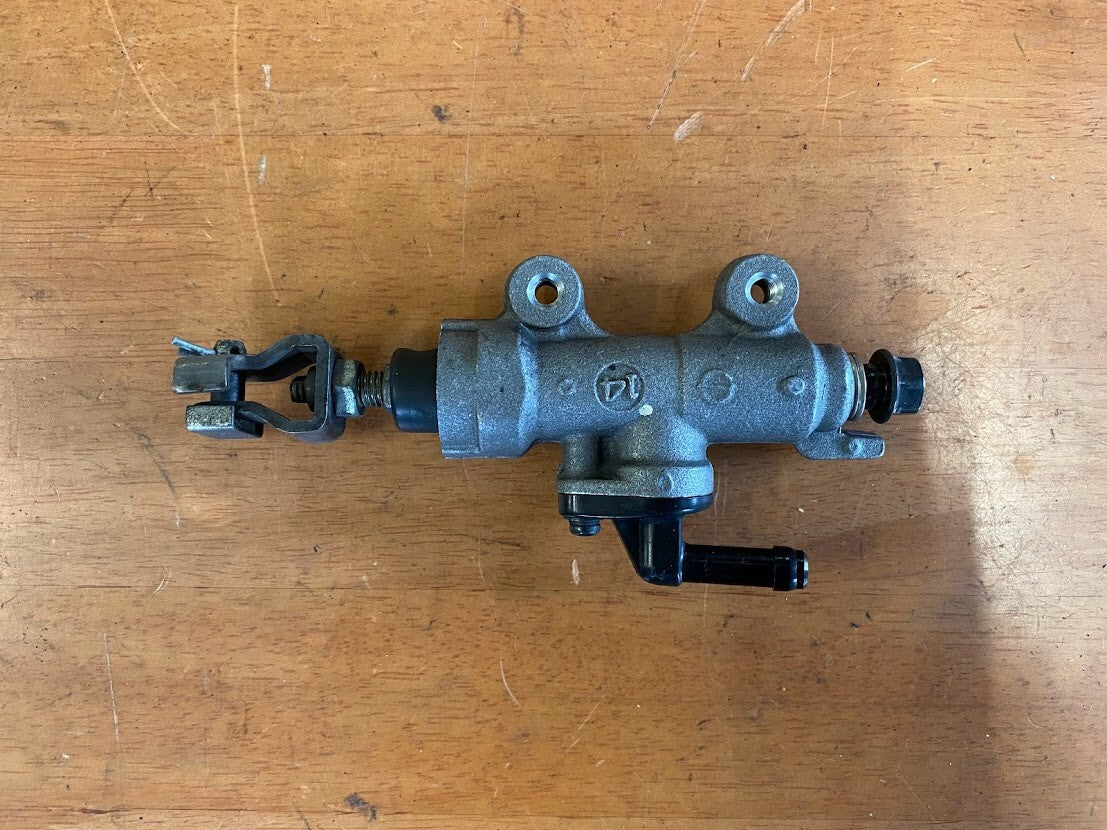Rear Master Cylinder Honda CB 300F 2014 