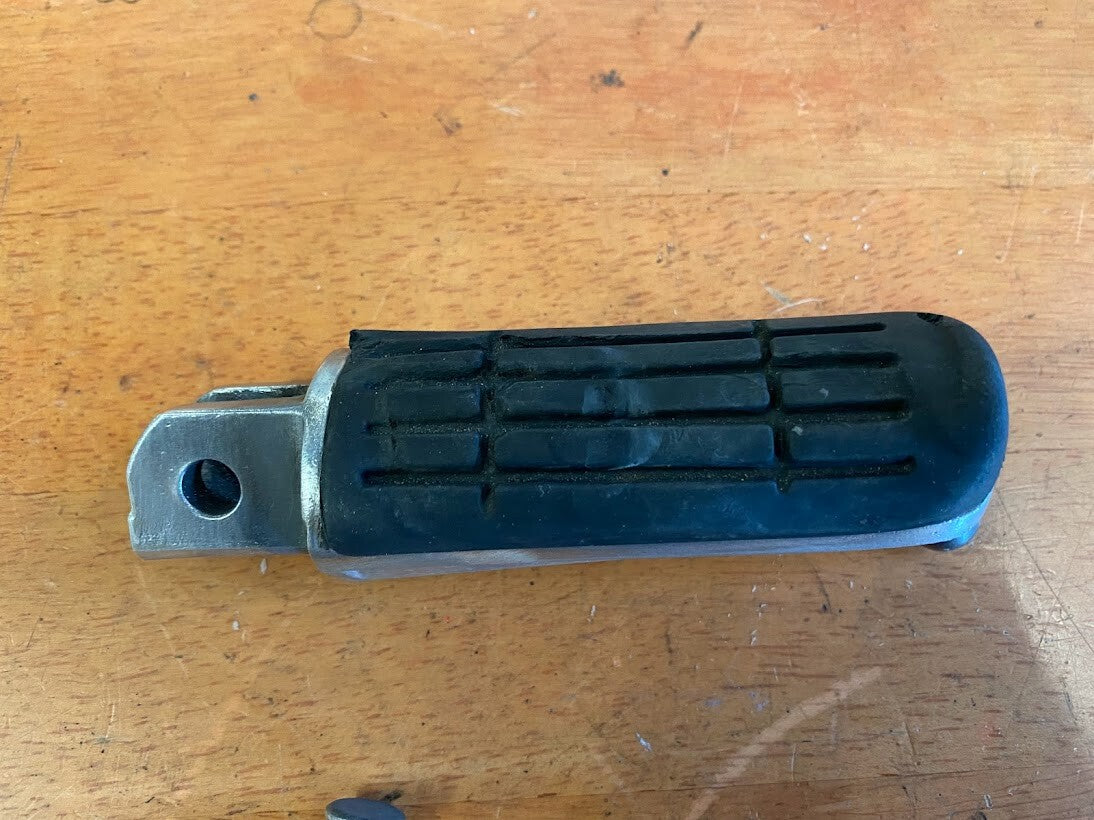 LH Riders Peg Yamaha FZ6-S 04-09 2006 4BH-27461-01-00