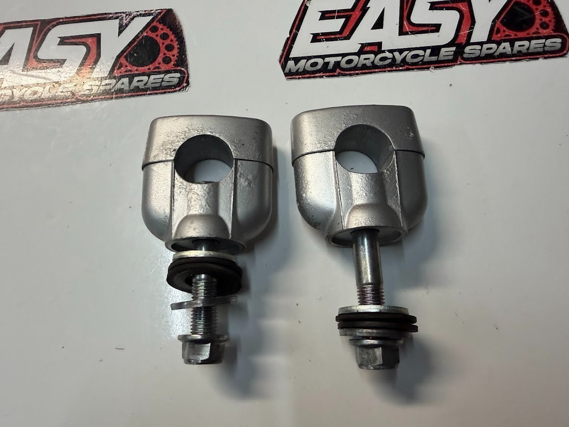 Handlebar Mounts Clamp Suzuki GSF 1250 S Bandit 2007-2016 OEM 56221-49G00