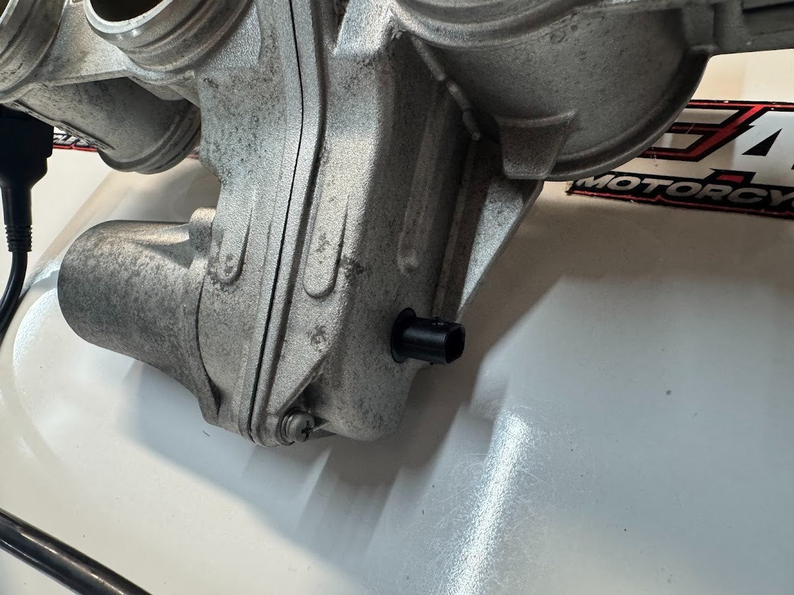 BMW S1000RR 2016 Throttle Bodies Intake OEM Genuine K46 13548545069