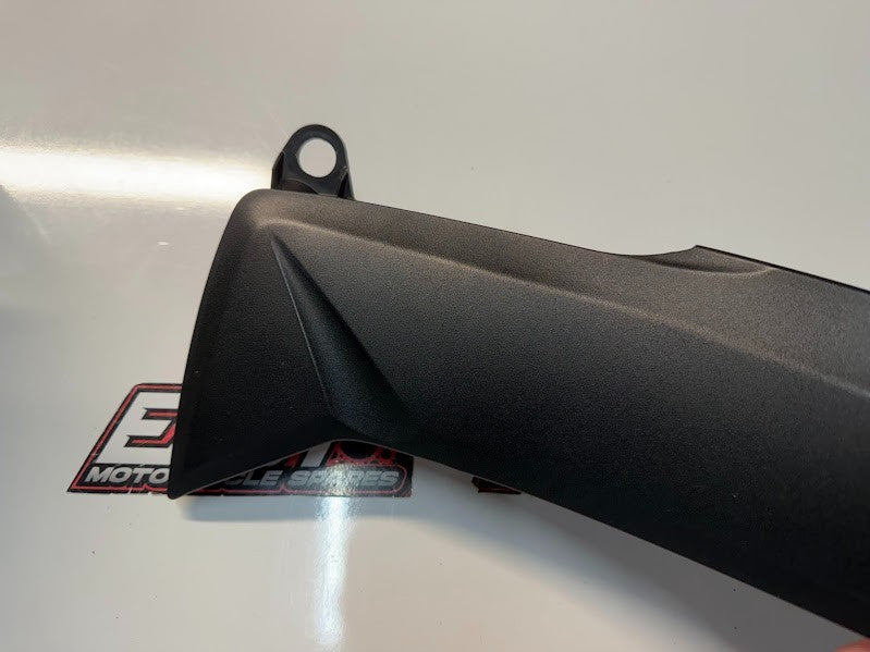 RH Side Frame Cover Suzuki GSXR 1000 2012-2016 OEM 47411-47H00