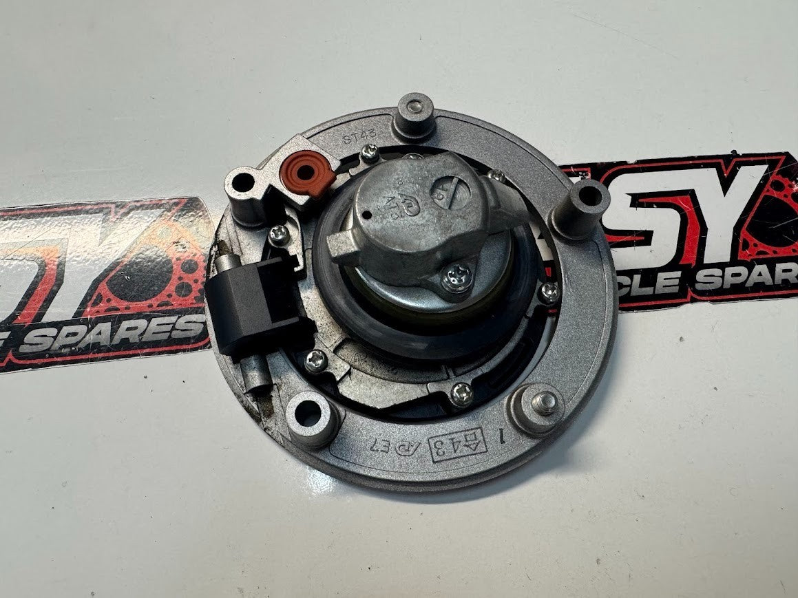 Fuel Cap & Seat Lock *NO KEY* Suzuki GSXR 1000 07-08 2008