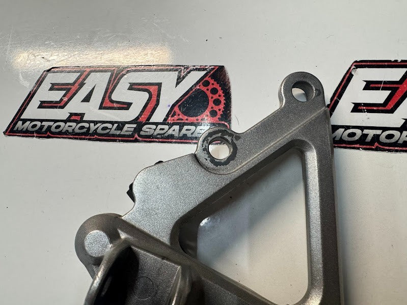 Yamaha YZF R1 2009-2011 RH Foot Peg Bracket OEM Genuine 14B-27443-00