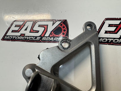 Yamaha YZF R1 2009-2011 RH Foot Peg Bracket OEM Genuine 14B-27443-00