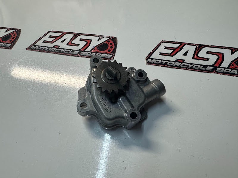 Yamaha YZF R7 2022-2025 Oil Pump OEM Genuine 1WS-13300-00