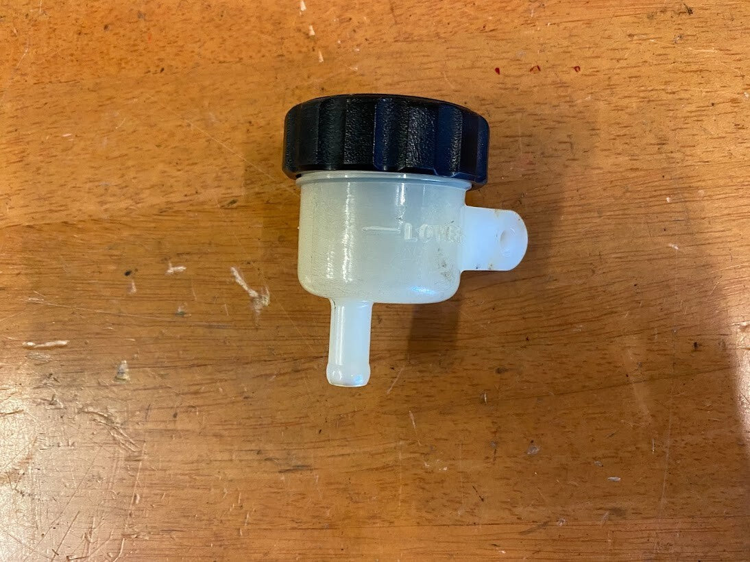 Rear Brake Reservoir Yamaha FZS 600 1998