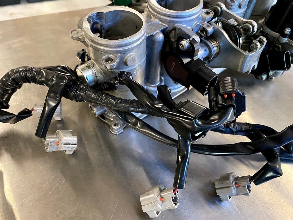 Throttle Bodies Yamaha FZ1 06-15 2008 2D1-13750-20-00