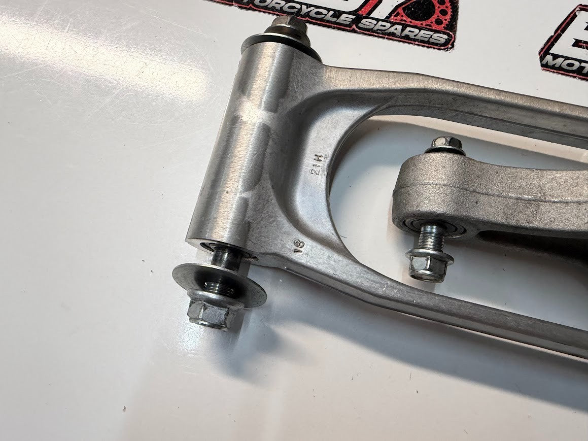 Shock Linkage Suzuki GSXR 1000 2007-2008 OEM 62600-21810