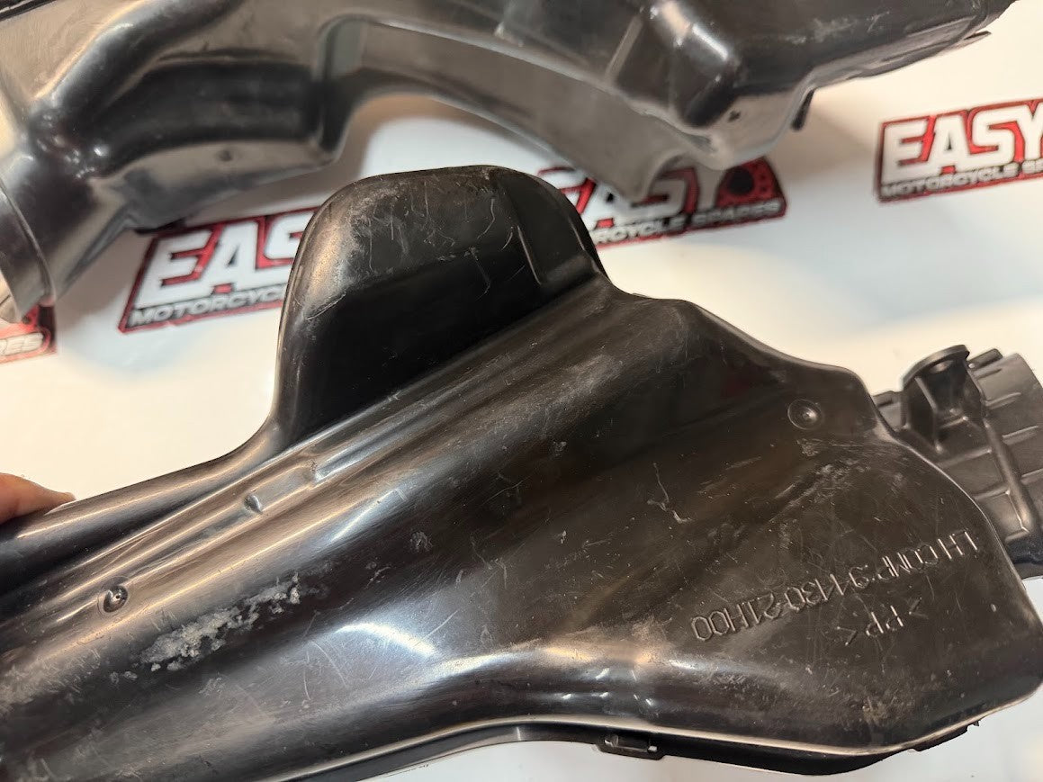 Air Intake Ducts Suzuki GSXR 1000 2007-2008 OEM 94420-21H00