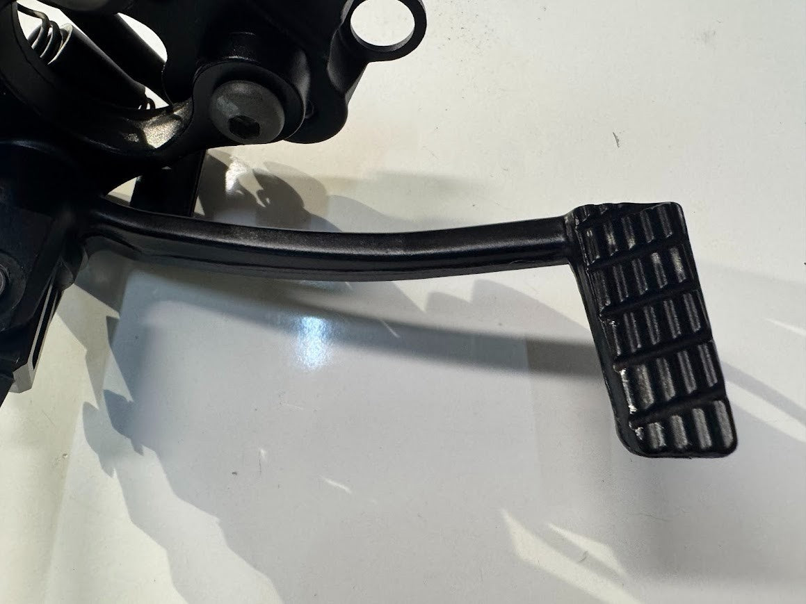 Suzuki GSXR 1000 2015-2016 RH Rear Set Foot Rest Peg Complete OEM 43541-47H10