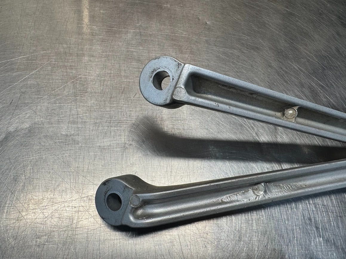 Suzuki GSXR 1000 2005-2006 RH Pillion Peg Bracket OEM Genuine 43600-41G00