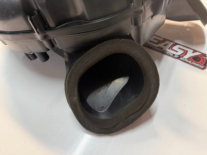 Airbox Complete w/K&N Filter Suzuki GSXR 1000 2007-2008 OEM 13700-21H00