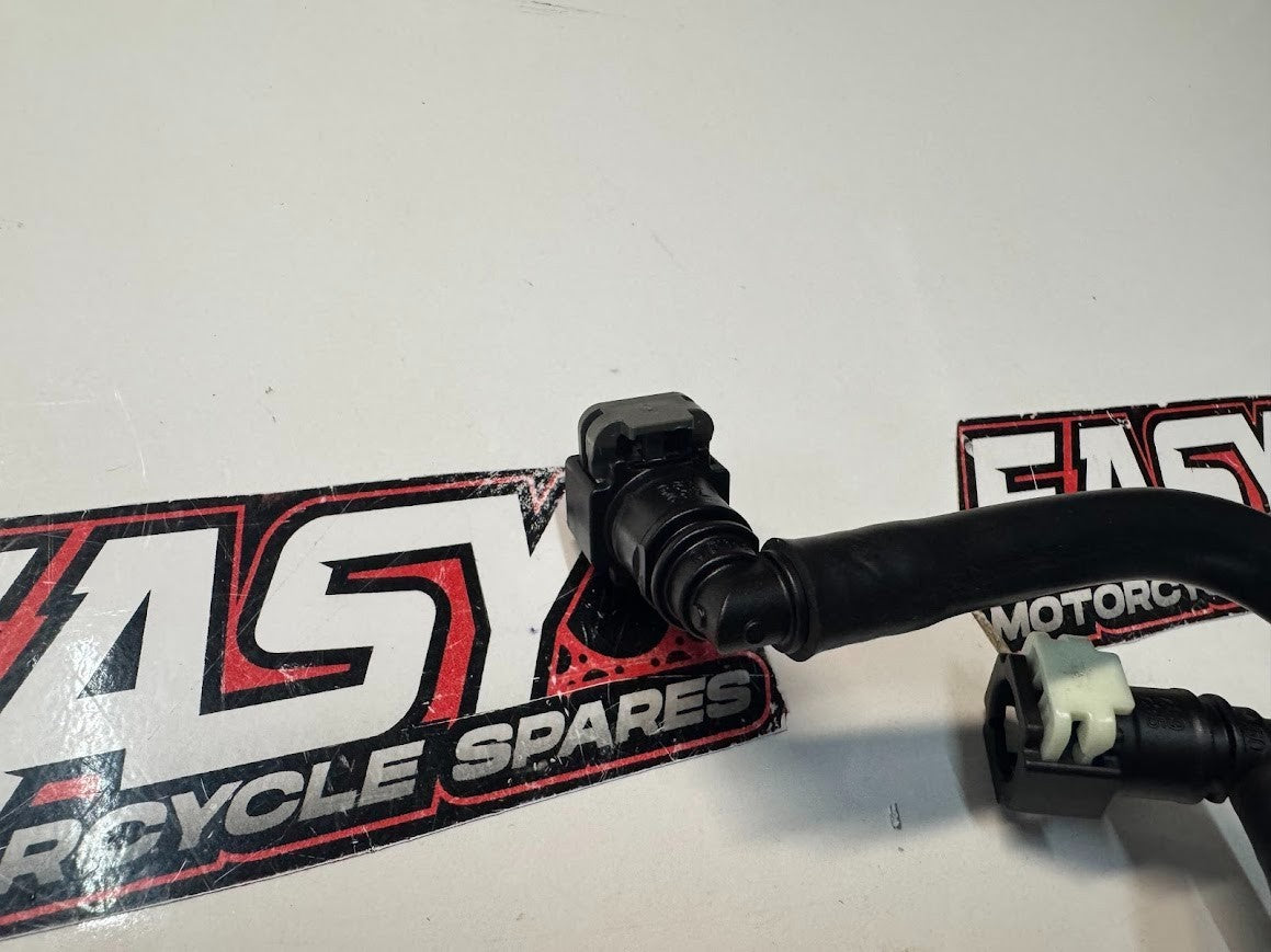 Yamaha YZF R1 2020-2025 Fuel Pipe Hose Connectors OEM Genuine B3L-13971-01