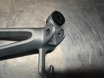 Suzuki GSXR 1000 2005-2006 RH Pillion Peg Bracket OEM Genuine 43600-41G00