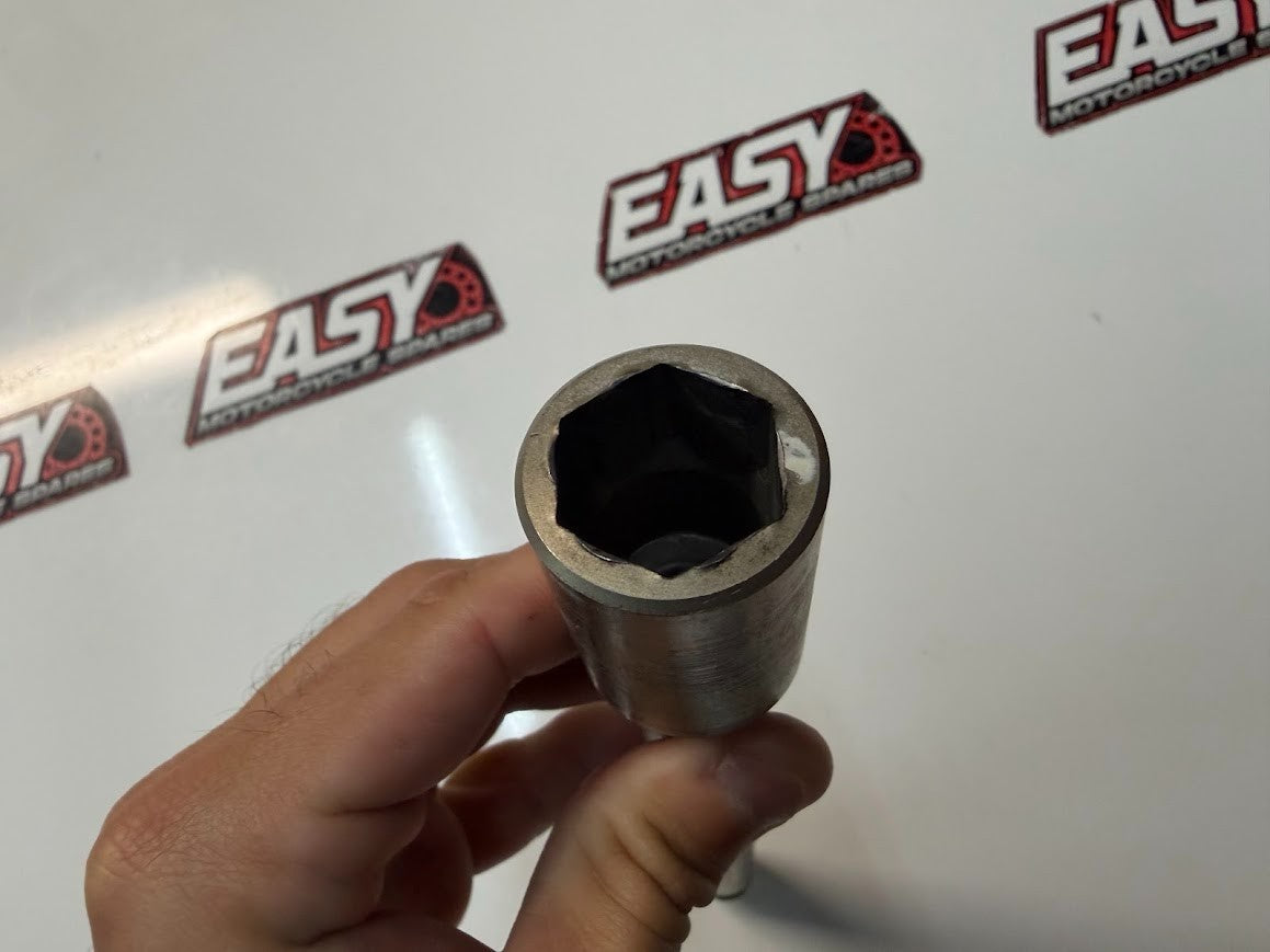 Swingarm Pivot Bolt Suzuki Boulevard C109R VLR 1800 T 2008-2014 OEM 61211-48G00