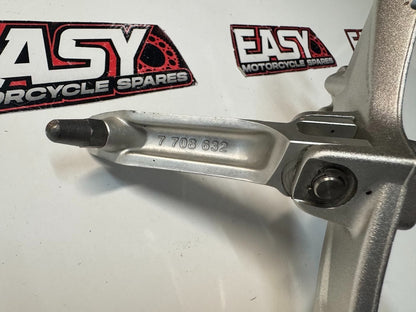 BMW S1000RR 2016 RH Foot Peg Bracket Rear Set OEM Genuine K46 46717728308