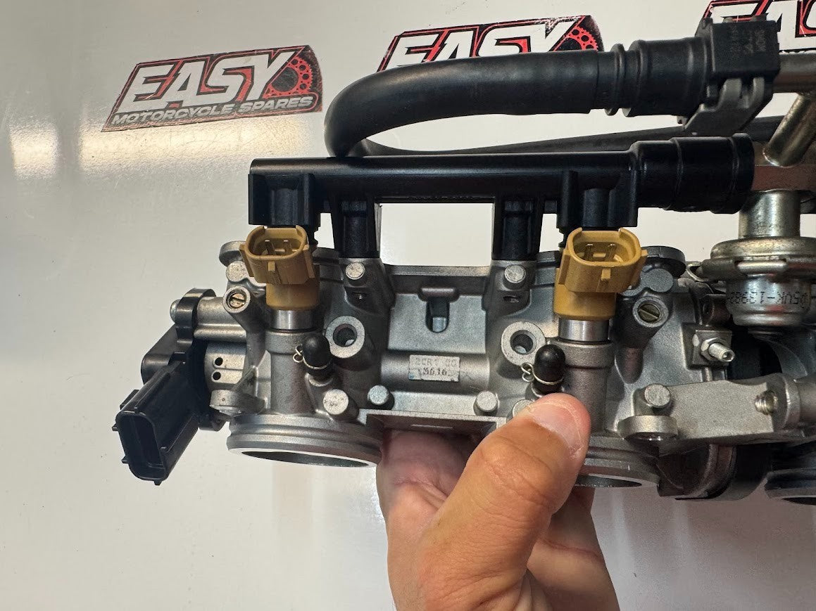 Yamaha YZF R1 2015-2016 Throttle Bodies Injectors TPS OEM Genuine 2CR-13750-00
