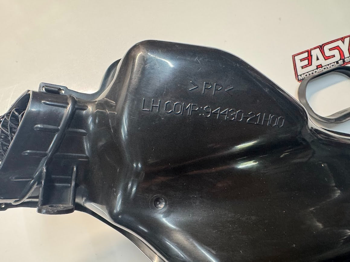 Suzuki GSXR 1000 2007-2008 Air Intake Duct Pair OEM Genuine 94420-21H00