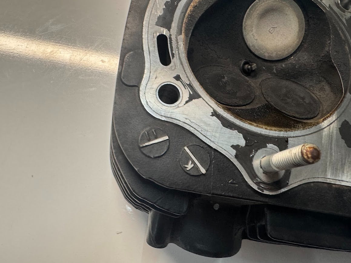 Suzuki VL 1500 Intruder 1998-2004 Rear Cylinder Head OEM Genuine 11103-10F00