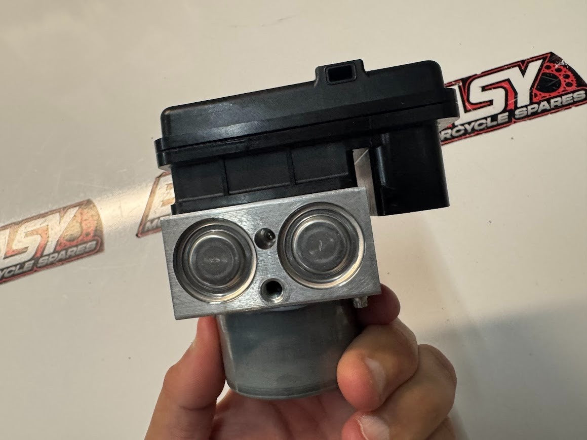 Yamaha YZF R1 2022-2025 ABS Module Pump OEM Genuine B3L-85930-08