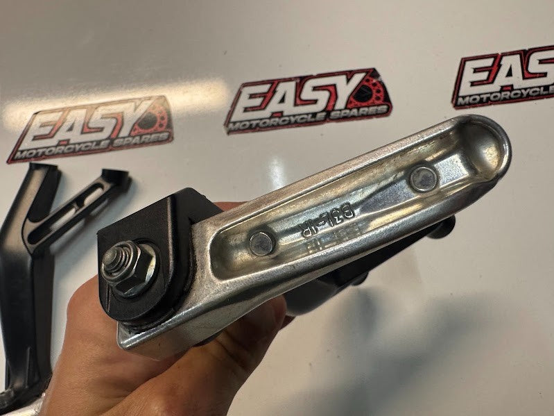 Yamaha YZF R1 2015-2025 LH RH Pillion Pegs & Brackets OEM Genuine 2CR-2741L-01