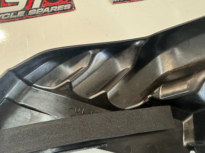 Yamaha YZF R1 2020-2025 Cover 3 Panel Fairing OEM Genuine B3L-2843J-00