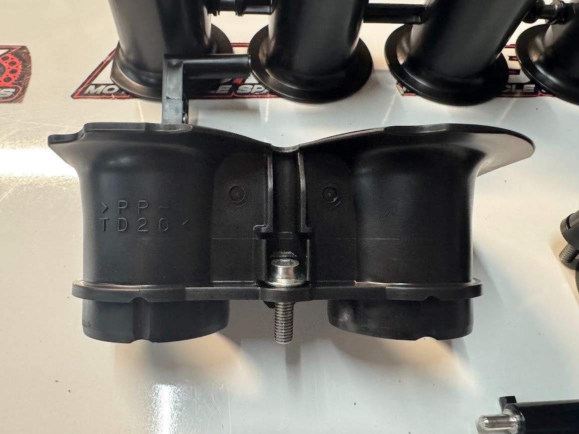 Yamaha YZF R1 2020-2021 Airbox Stack Joint Assembly OEM Genuine B3L-1440B-00