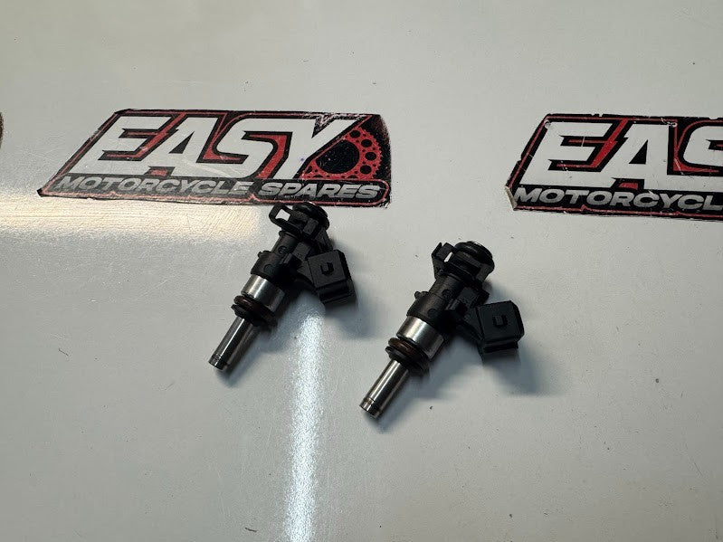 BMW F800 ST 2009 Fuel Injectors OEM Genuine 13617672335