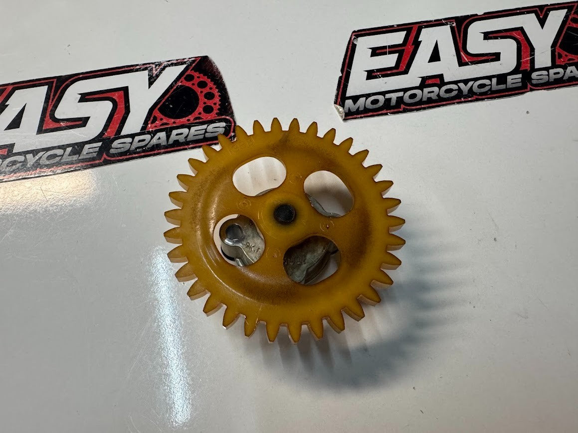 Yamaha YZF R15 2015-2018 Oil Pump Assy OEM Genuine 38B-E3300-01