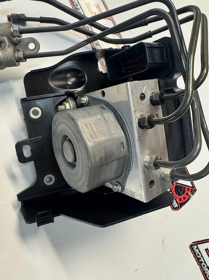 Yamaha YZF R1 2015-2019 ABS Module Pump OEM Genuine 2CR-85930-09