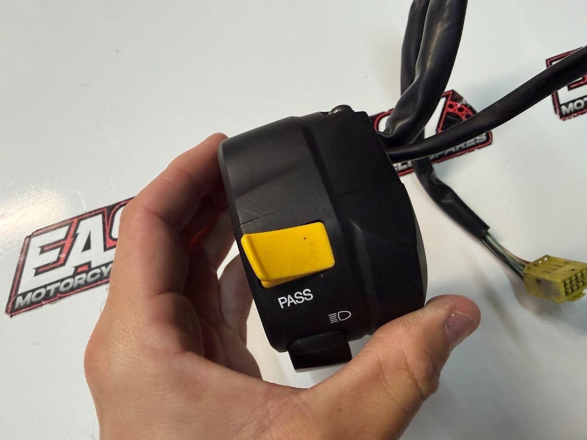 LH Switch Block Controls Suzuki GSXR 1000 2007-2008 OEM 37400-21H12