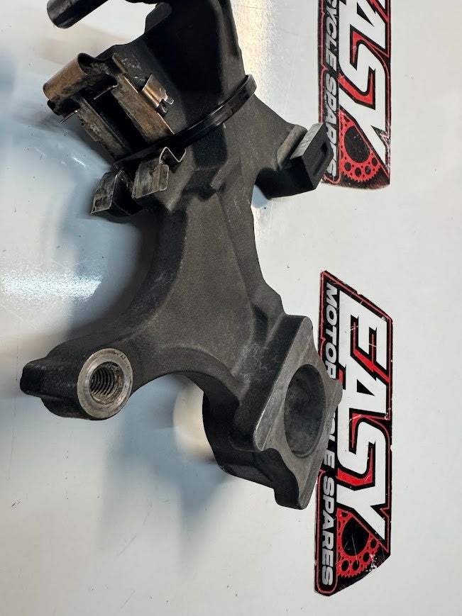 Rear Brake Caliper Bracket Suzuki GSXR 1000 07-08 2008 69150-21H00