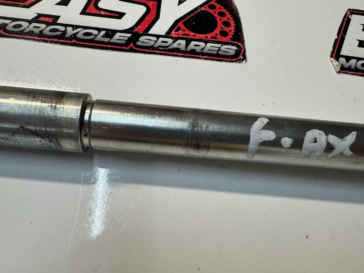 Royal Enfield Interceptor 650 2022 Front Wheel Axle OEM 585334C Euro 5