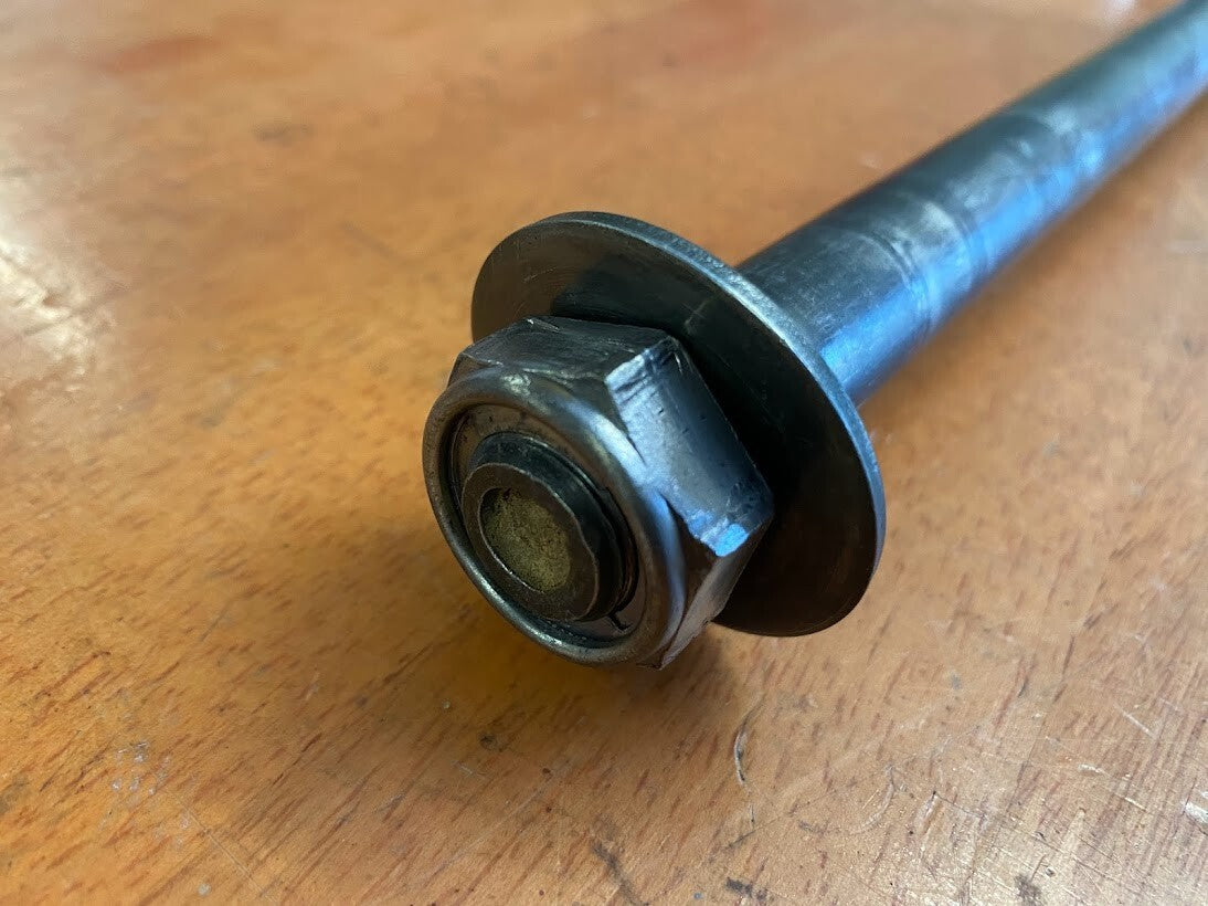 Rear Axle Yamaha FZS 600 1998