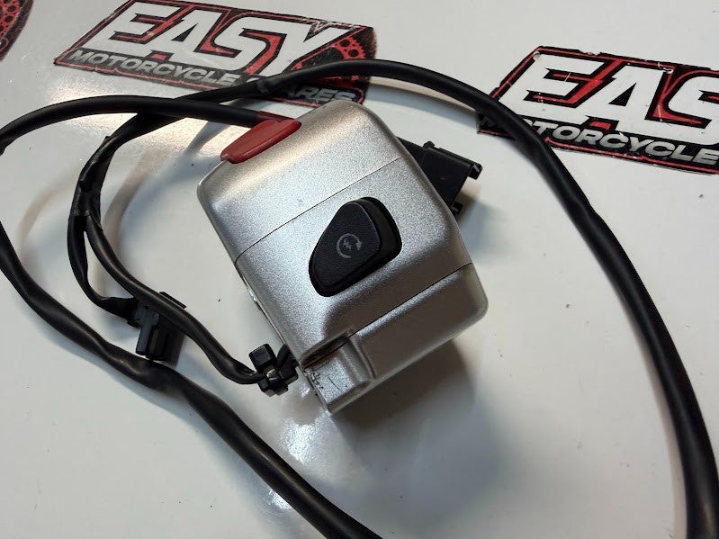 RH Switch Block Suzuki Boulevard C109R VLR 1800 T 2008-2014 OEM 37200-41FC2