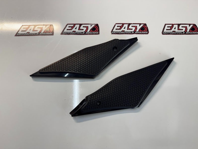 Yamaha YZF R1 2020-2025 Side Tank Cover Fairings OEM Genuine B3L-24129-00