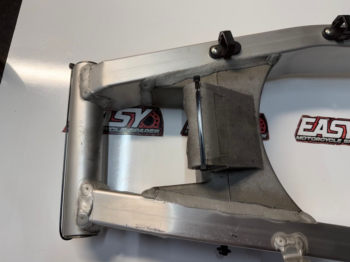 Swingarm Suzuki GSF 1250 S Bandit 2007-2012 OEM 61000-49G00 Swing Arm
