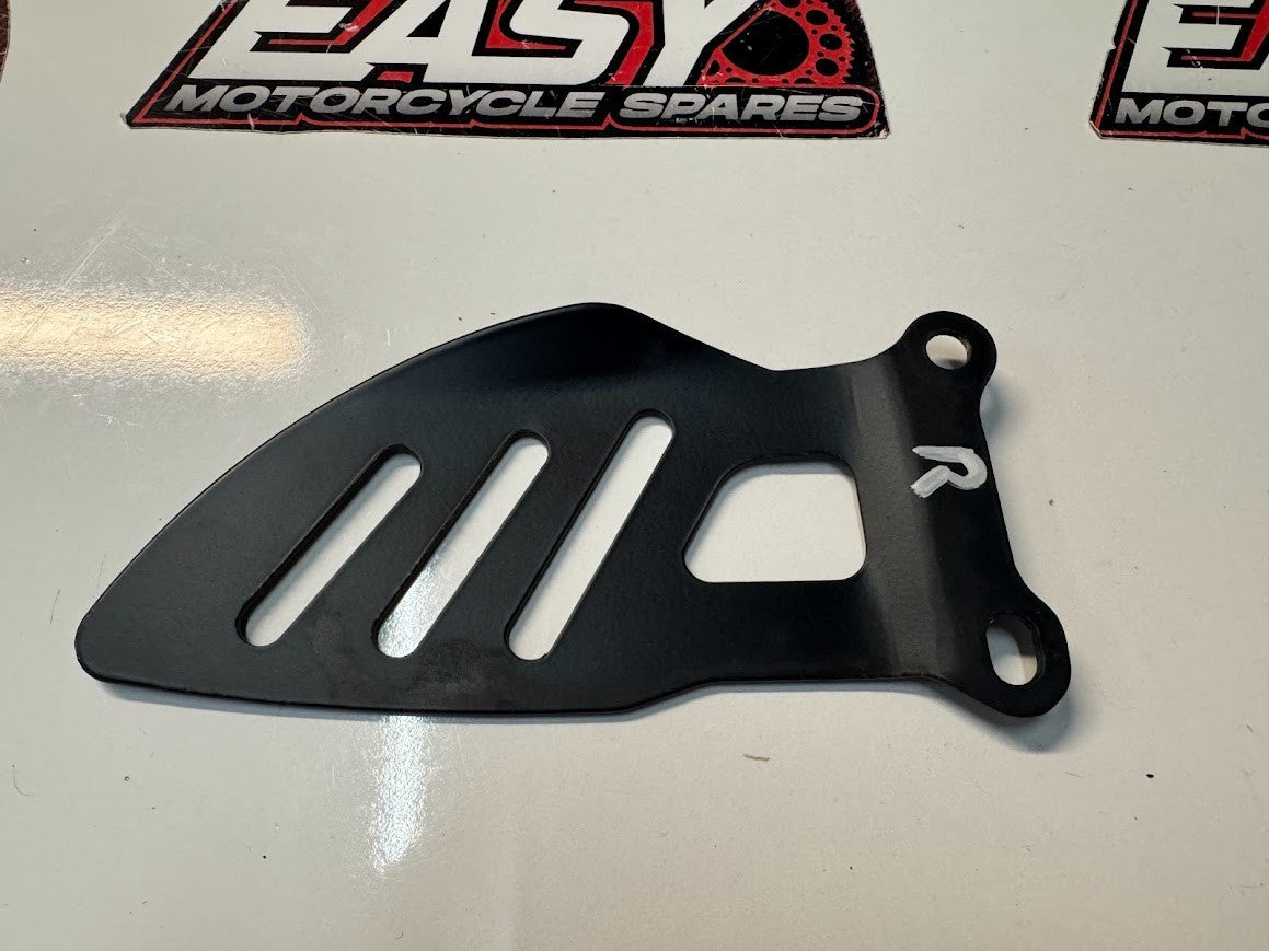 RH Heel Guard Suzuki GSXR 1000 05-08 2008 43571-41G01