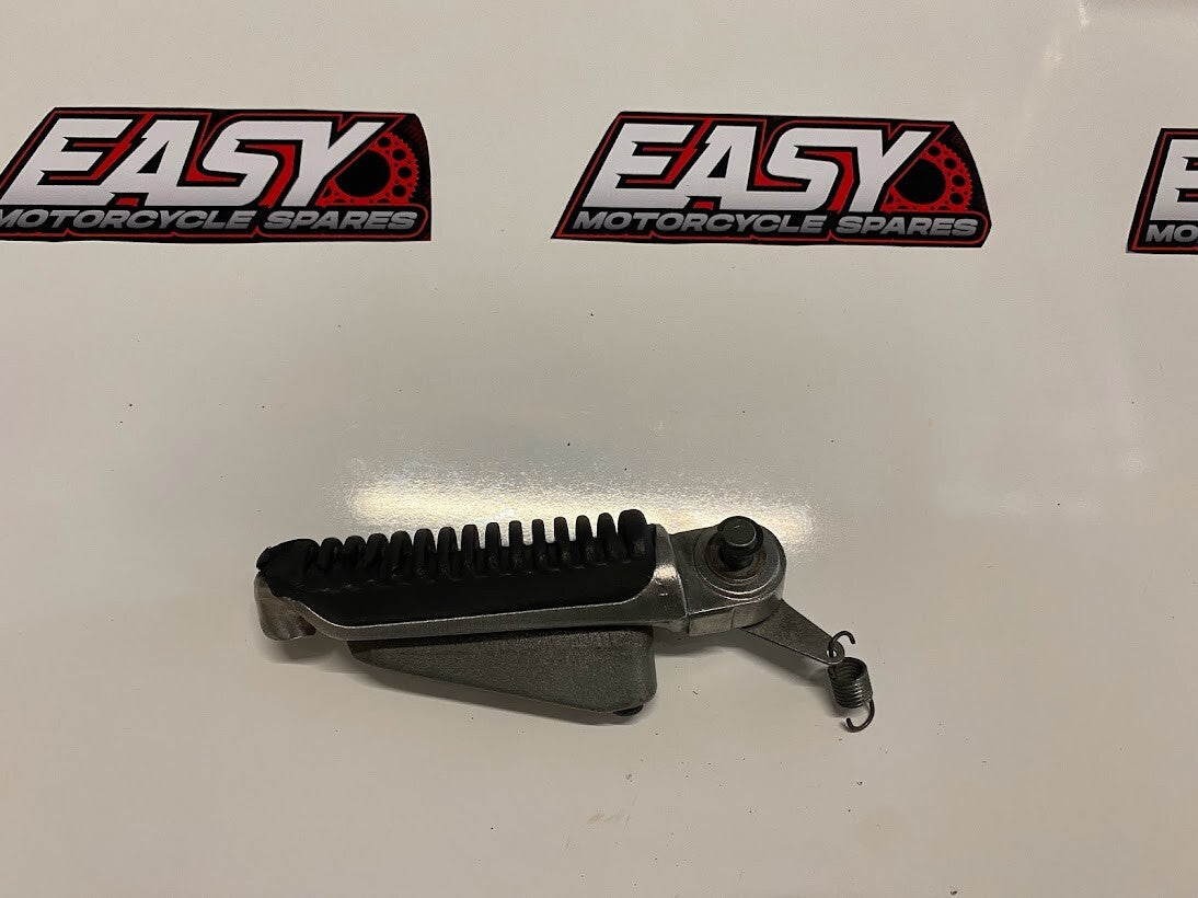 RH Riders Foot Peg Suzuki GSX 750F 2004 43510-20C00