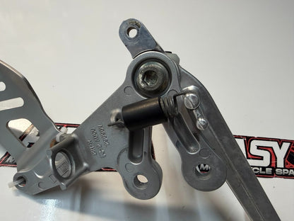 RH Footrest Peg Rear Set Suzuki GSXR 1000 2007-2008 OEM 43511-21H00